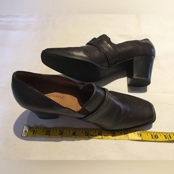 Shoes - Picture 2 of 6